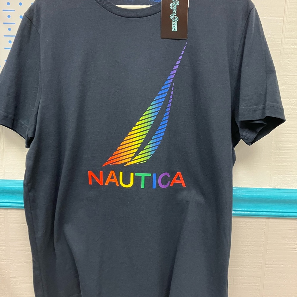 NAUTICA RAINBOW GRAPHIC
TEE SHIRT '